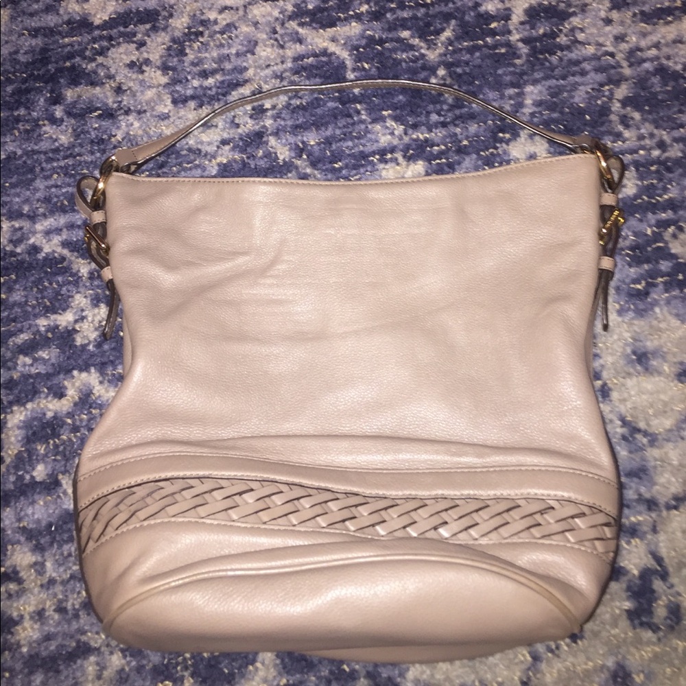 Micharl Kors Elegant Cream Leather Shoulder Bag